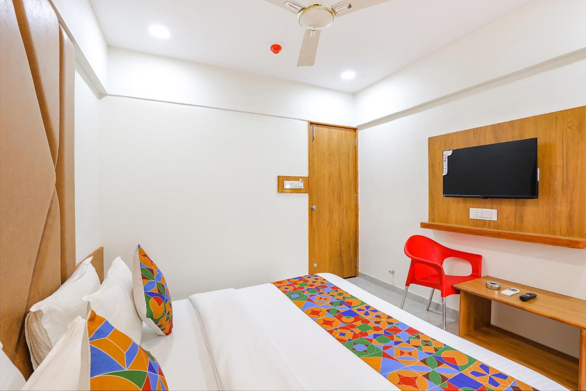 Fabhotel Crystal I - Gandhinagar Exterior foto